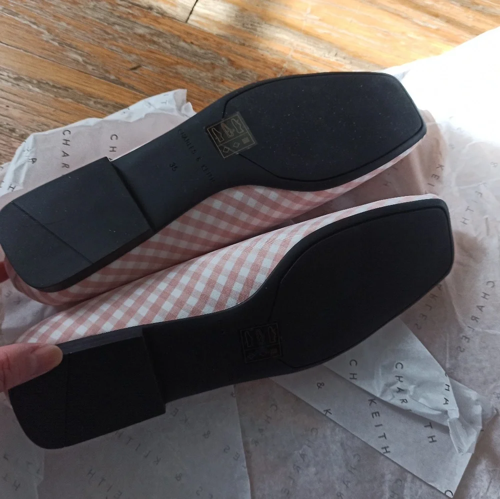Charles and Keith square toe loafers - Picture 2 of 3